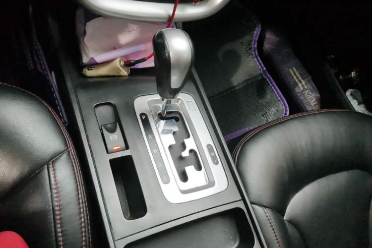 Used Bestune X80 2013 2.0L automatic comfort version Gear Lever