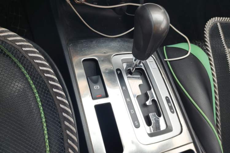 Used Bestune X80 2013 2.3L automatic luxury version Gear Lever