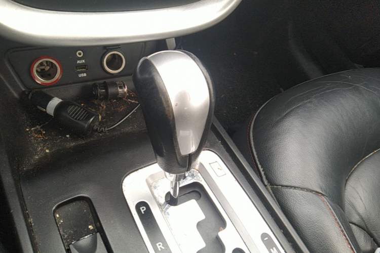 Used Bestune X80 2013 2.0L automatic luxury version Gear Lever