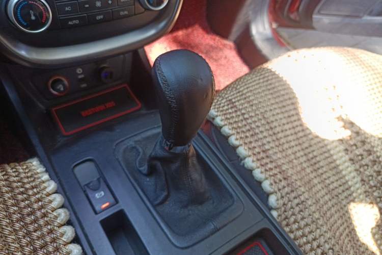 Used Bestune X80 2013 2.0L manual luxury version Gear Lever