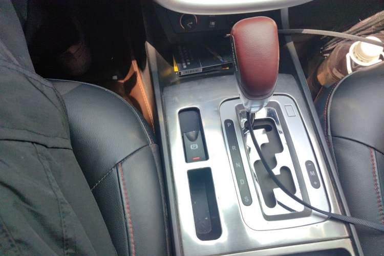 Used Bestune X80 2013 2.0L automatic luxury version Gear Lever