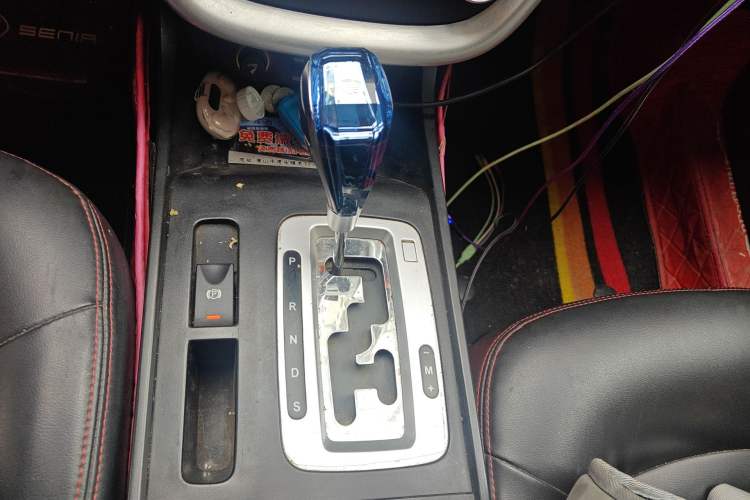 Used Bestune X80 2013 2.0L automatic comfort version Gear Lever