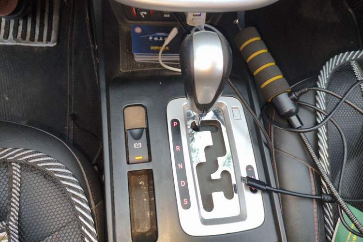 Used Bestune X80 2013 2.0L automatic luxury version Gear Lever