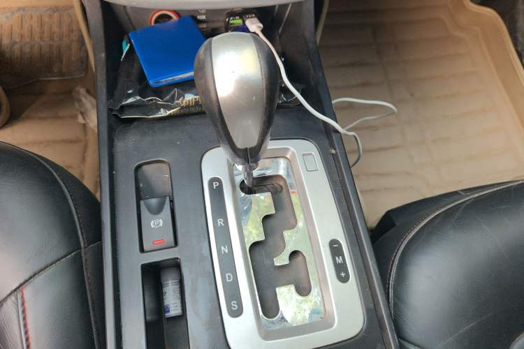 Used Bestune X80 2013 2.0L automatic luxury version Gear Lever
