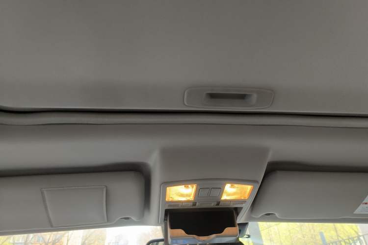 Used Bestune X80 2013 2.0L automatic comfort version Headliner