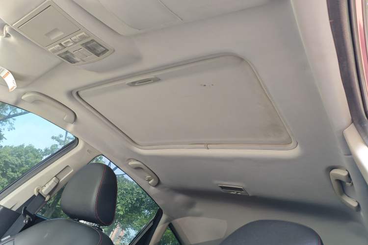 Used Bestune X80 2013 2.0L manual luxury version Headliner