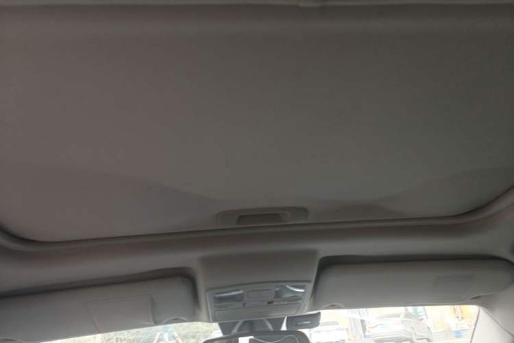 Used Bestune X80 2013 2.0L automatic luxury version Headliner
