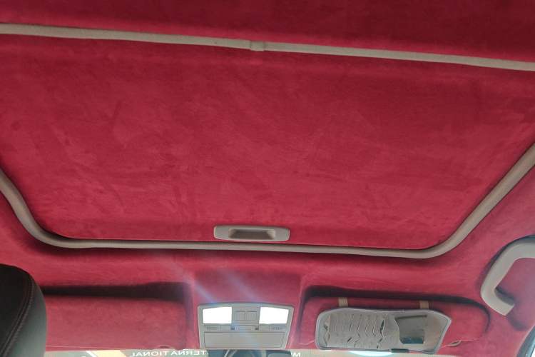 Used Bestune X80 2013 2.0L automatic comfort version Headliner