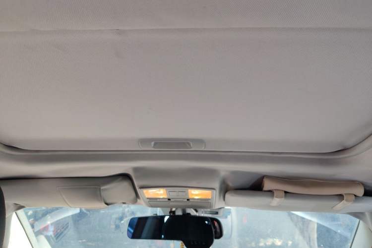 Used Bestune X80 2013 2.0L automatic comfort version Headliner