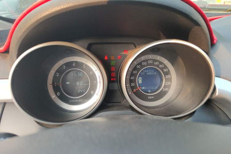 Used Bestune X80 2013 2.0L automatic luxury version Instrument Cluster