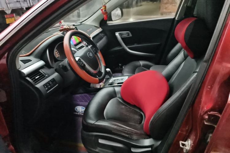 Used Bestune X80 2013 2.0L automatic comfort version Left Front Seat