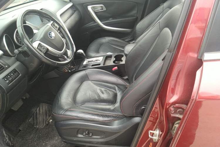 Used Bestune X80 2013 2.0L automatic luxury version Left Front Seat