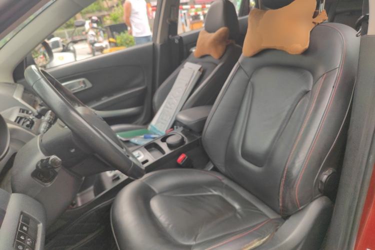 Used Bestune X80 2013 2.0L automatic luxury version Left Front Seat