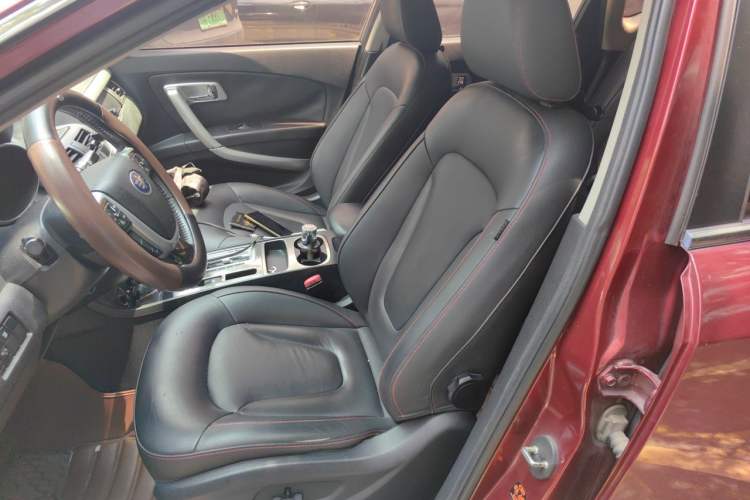 Used Bestune X80 2013 2.0L automatic luxury version Left Front Seat