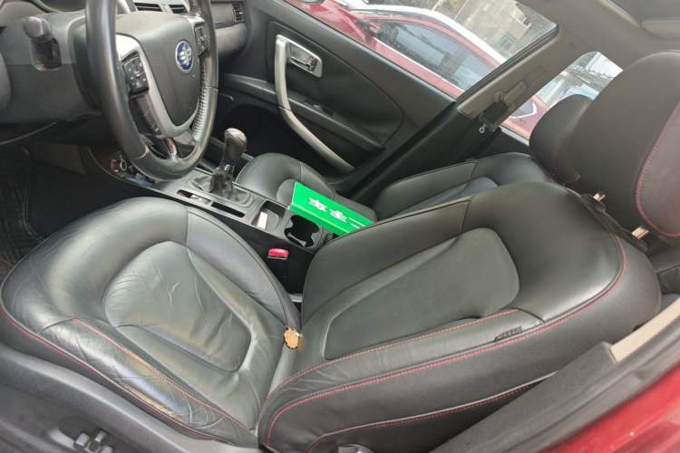 Used Bestune X80 2013 2.0L manual luxury version Left Front Seat