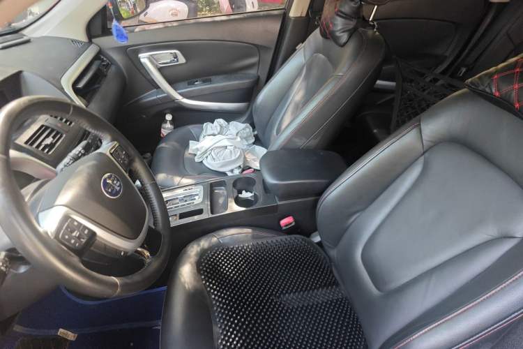 Used Bestune X80 2013 2.0L automatic luxury version Left Front Seat