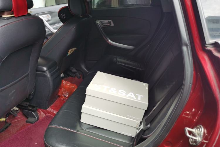 Used Bestune X80 2013 2.0L automatic luxury version Left Rear Seat