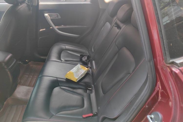 Used Bestune X80 2013 2.0L automatic luxury version Left Rear Seat