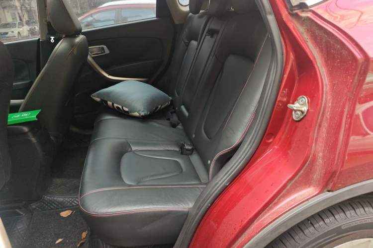 Used Bestune X80 2013 2.0L manual luxury version Left Rear Seat
