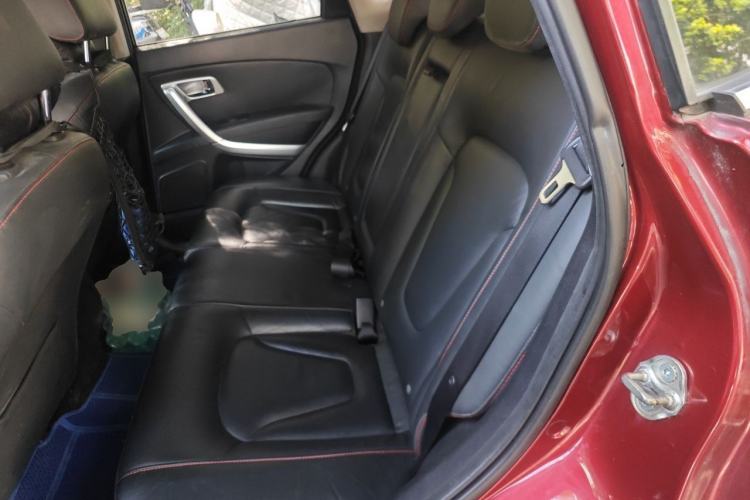 Used Bestune X80 2013 2.0L automatic luxury version Left Rear Seat