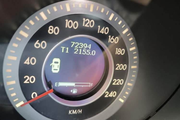 Used Bestune X80 2013 2.0L automatic comfort version Odometer Close Up