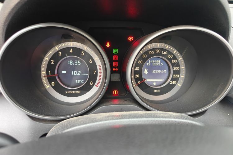 Used Bestune X80 2013 2.0L automatic comfort version Odometer Close Up