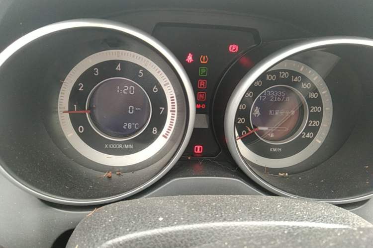 Used Bestune X80 2013 2.0L automatic luxury version Odometer Close Up