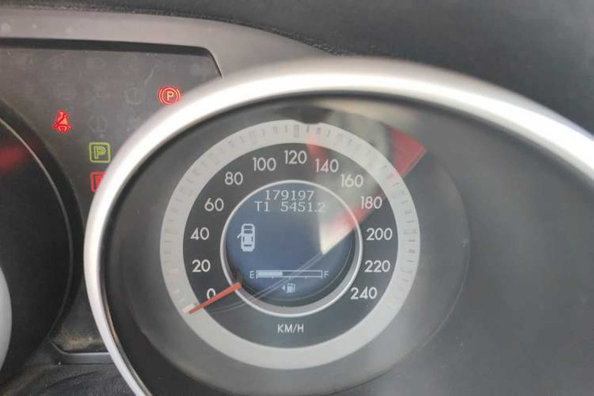 Used Bestune X80 2013 2.0L automatic comfort version Odometer Close Up