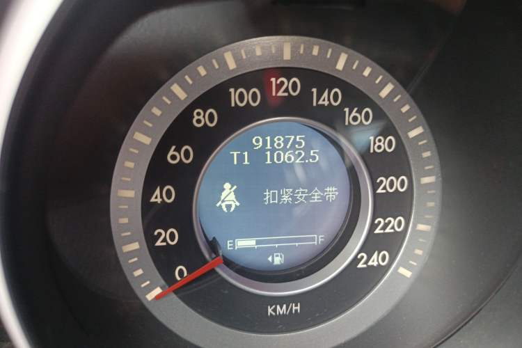 Used Bestune X80 2013 2.0L automatic luxury version Odometer Close Up