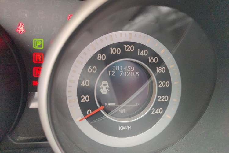 Used Bestune X80 2013 2.0L automatic luxury version Odometer Close Up
