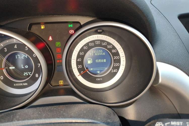 Used Bestune X80 2013 2.0L automatic luxury version Odometer Close Up