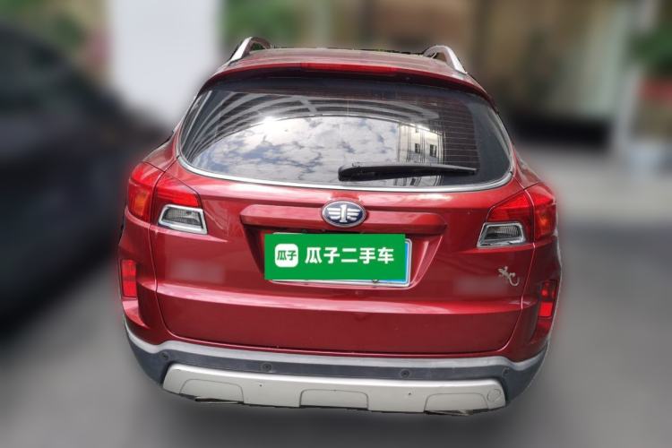 Used Bestune X80 2013 2.0L automatic luxury version Rear