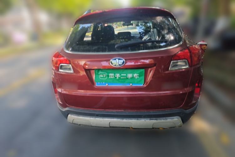 Used Bestune X80 2013 2.0L automatic luxury version Rear