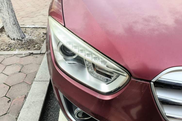 Used Bestune X80 2013 2.0L automatic comfort version Right Front Headlight