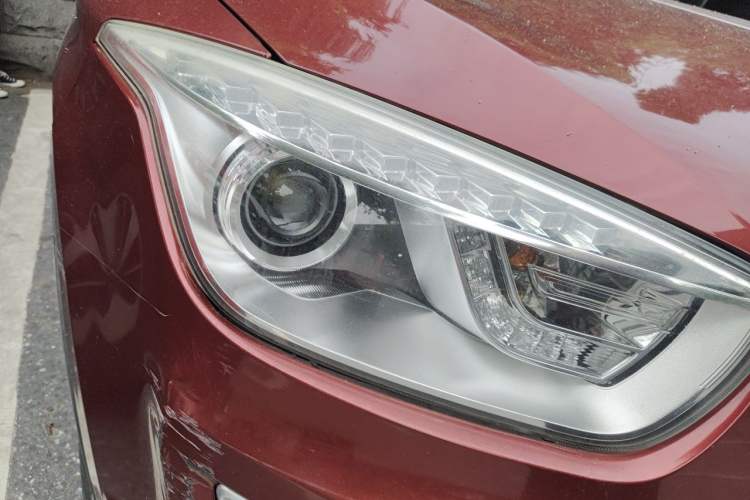 Used Bestune X80 2013 2.0L manual luxury version Right Front Headlight