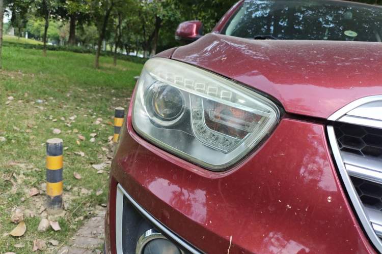 Used Bestune X80 2013 2.0L manual luxury version Right Front Headlight