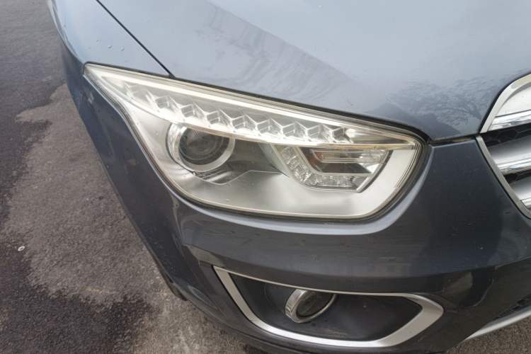 Used Bestune X80 2013 2.0L automatic luxury version Right Front Headlight
