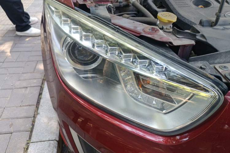 Used Bestune X80 2013 2.0L manual luxury version Right Front Headlight