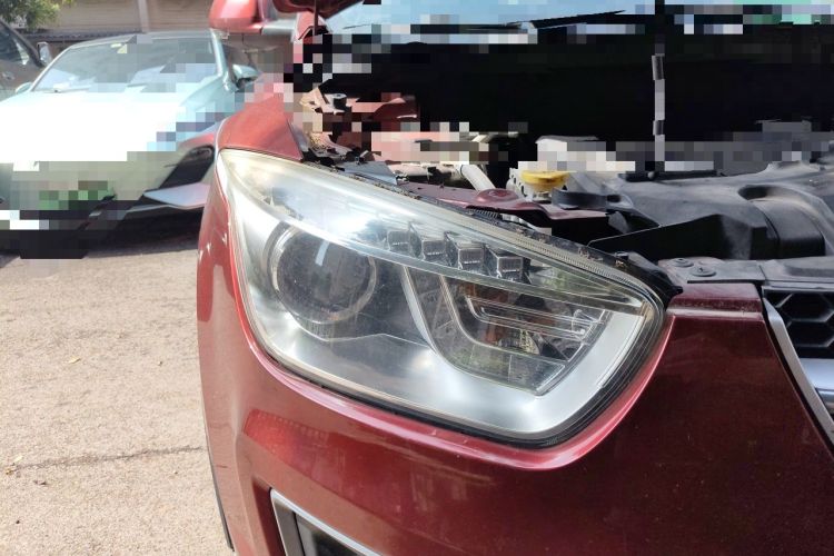 Used Bestune X80 2013 2.0L automatic comfort version Right Front Headlight