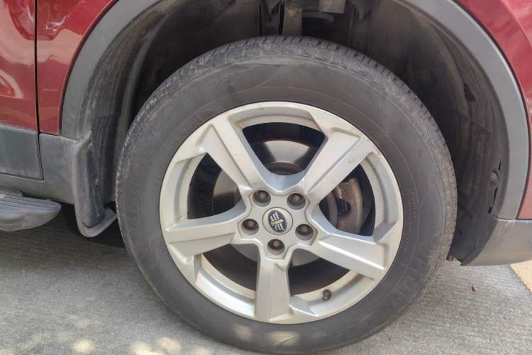 Used Bestune X80 2013 2.0L automatic luxury version Right Front Wheel Hub