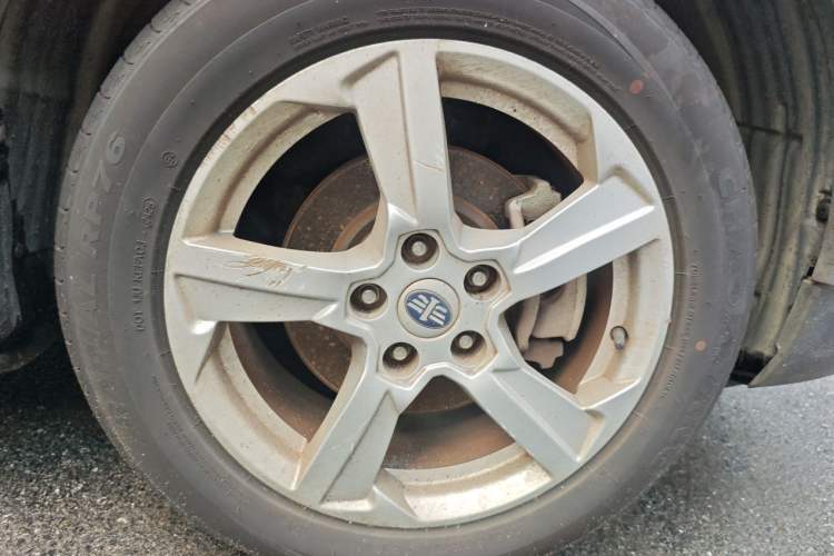 Used Bestune X80 2013 2.0L manual luxury version Right Front Wheel Hub