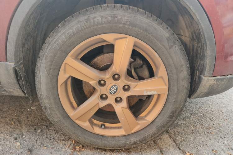 Used Bestune X80 2013 2.0L automatic luxury version Right Front Wheel Hub
