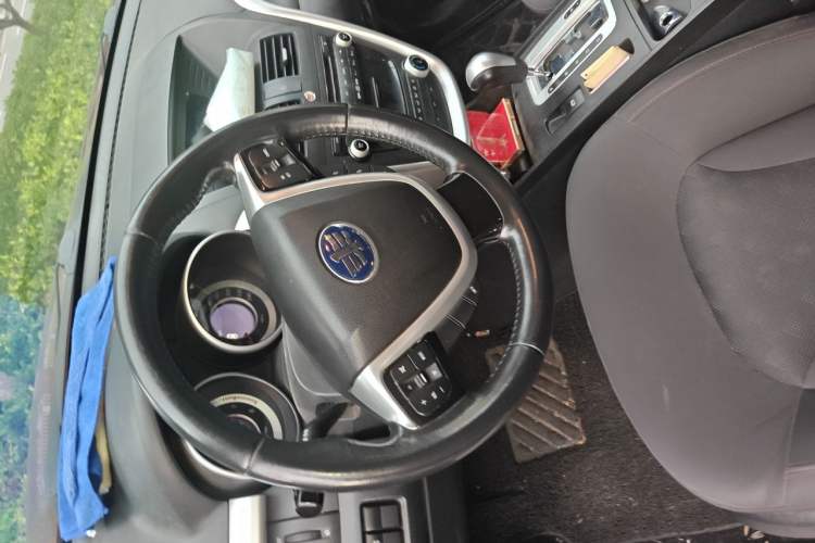 Used Bestune X80 2013 2.0L automatic comfort version Steering Wheel