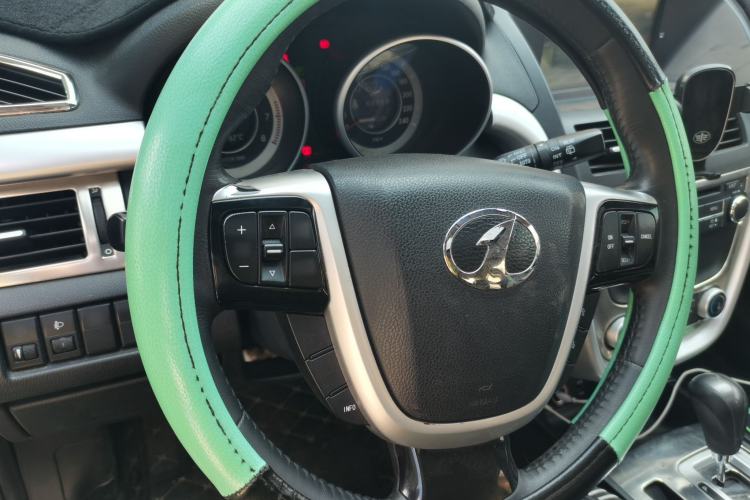 Used Bestune X80 2013 2.3L automatic luxury version Steering Wheel
