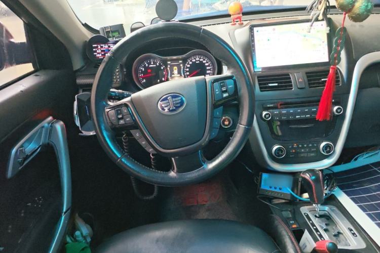Used Bestune X80 2013 2.0L automatic luxury version Steering Wheel