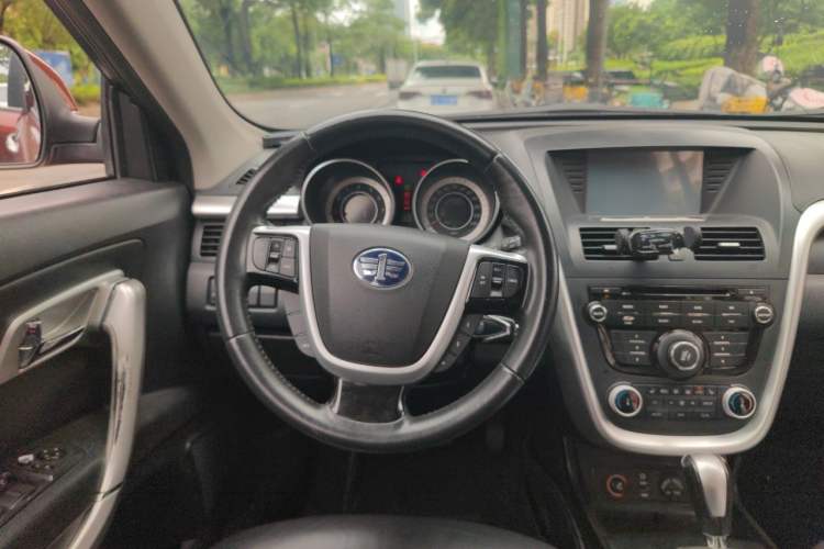 Used Bestune X80 2013 2.0L automatic luxury version Steering Wheel