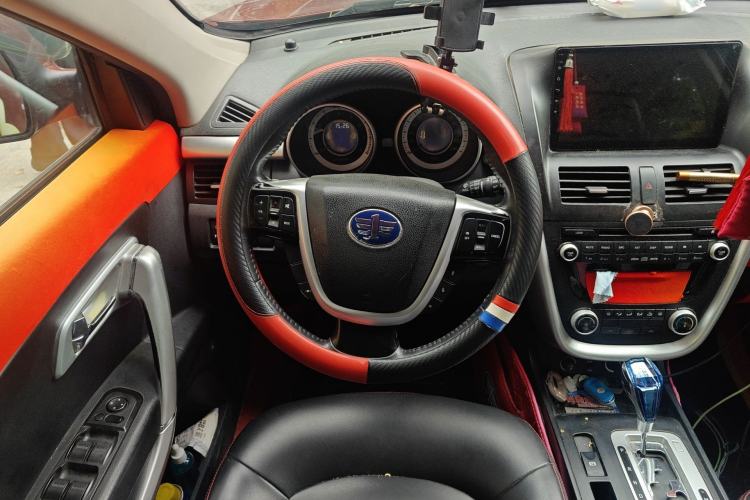 Used Bestune X80 2013 2.0L automatic comfort version Steering Wheel