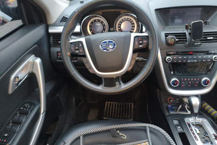 Used Bestune X80 2013 2.0L automatic luxury version Steering Wheel