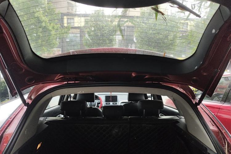 Used Bestune X80 2013 2.0L manual luxury version Trunk
