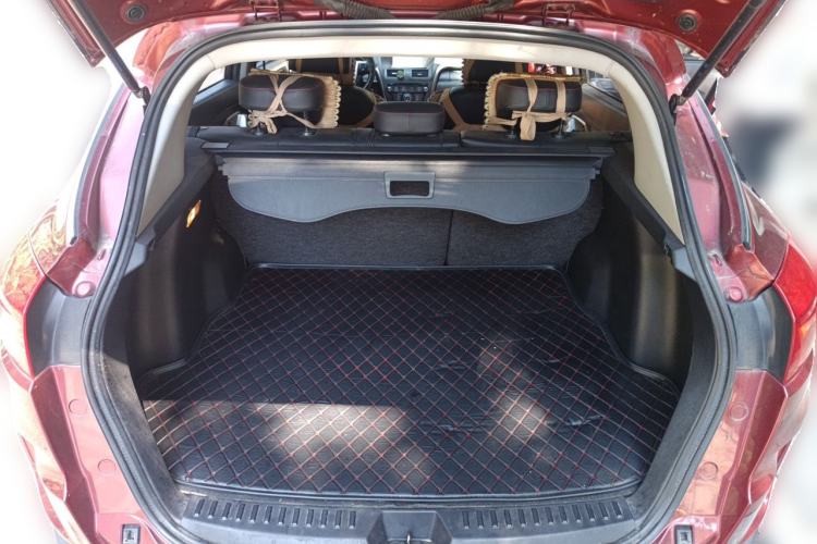Used Bestune X80 2013 2.0L manual luxury version Trunk